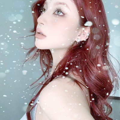 清新好看的冰雪中女生头像图片(精选24张)