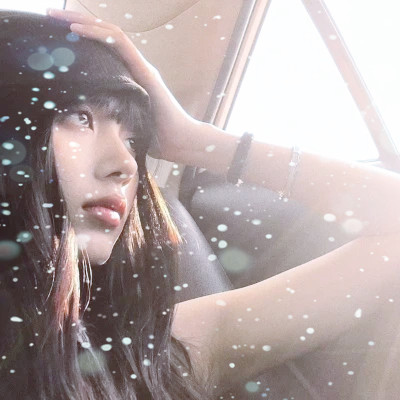 清新好看的冰雪中女生头像图片(精选24张)