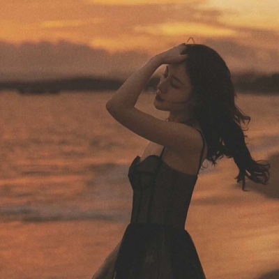 美女伤感照片头像(24张)