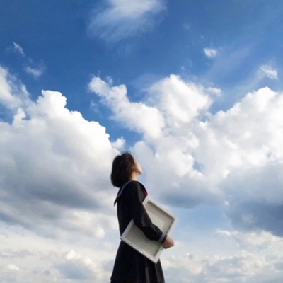 高清好看的小清新意境头像女生图片(精选24张)