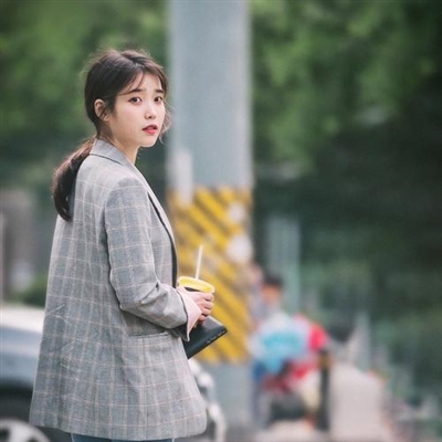 安静又温柔又沉稳的女生头像(精选32张)