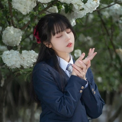 安静淡然的意境头像女(26张)