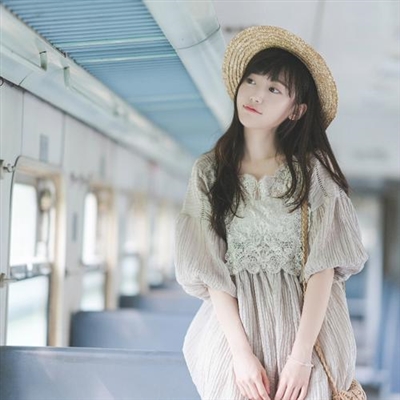 安静淡然的意境头像女(26张)