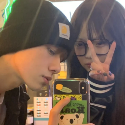 情侣头像超甜一左一右2023高清图片(20张)