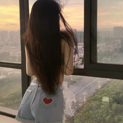 情侣头像超甜一左一右2023高清图片(20张)