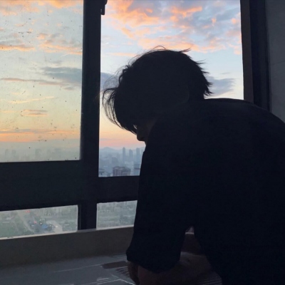 情侣头像超甜一左一右2023高清图片(20张)