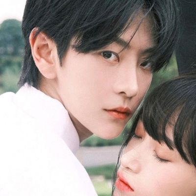 情侣头像超甜一左一右2023高清图片(20张)