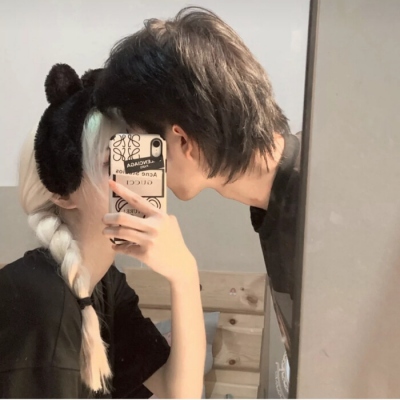 情侣头像2023两人高清图片(精选24张)