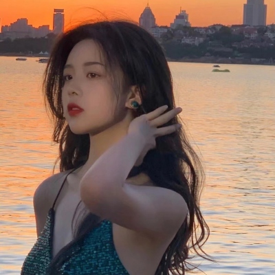 人类高质量女生头像(精选18张)