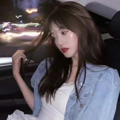 高清蓝色系女生头像(精选24张)