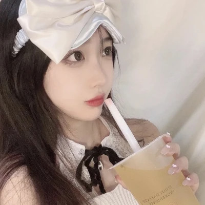 2023时尚女头高清图片(24张)