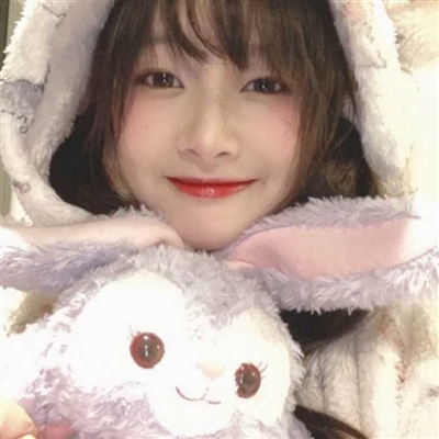 高清女生抱猫咪的头像(精选24张)