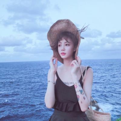 女生最新海边头像(精选18张)