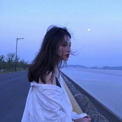女生最新海边头像(精选18张)