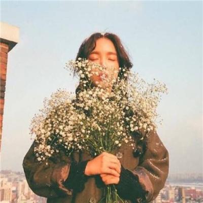 女生手捧满天星头像(精选15张)