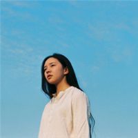 仰望天空女生头像(优选14张)