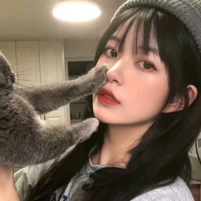 优质高级的长发简约个性女生头像(优选22张)