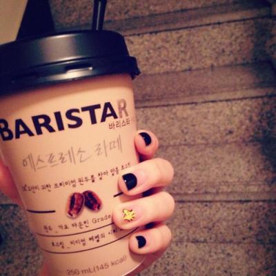 爱做美甲的女生可爱头像(精选20张)