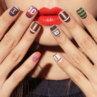 爱做美甲的女生可爱头像(精选20张)