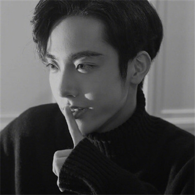 帅气黑白男生快手专用头像(优选18张)