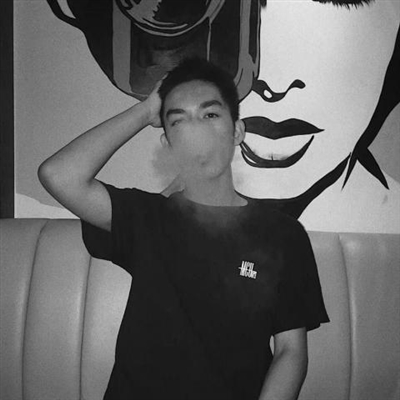 帅气黑白男生快手专用头像(优选18张)