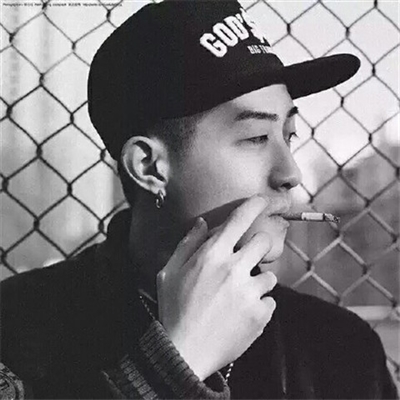 帅气黑白男生快手专用头像(优选18张)