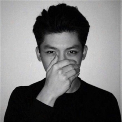 帅气黑白男生快手专用头像(优选18张)