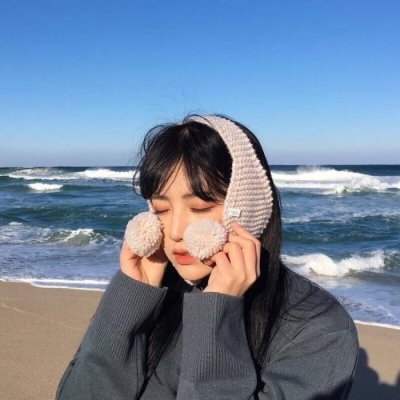 高清好看的清新干净蓝色系女生头像图片(精选18张)