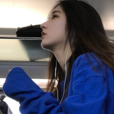 高清好看的清新干净蓝色系女生头像图片(精选18张)