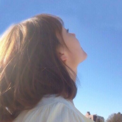 高清好看的清新干净蓝色系女生头像图片(精选18张)