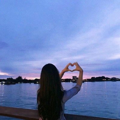 高清好看的清新干净蓝色系女生头像图片(精选18张)