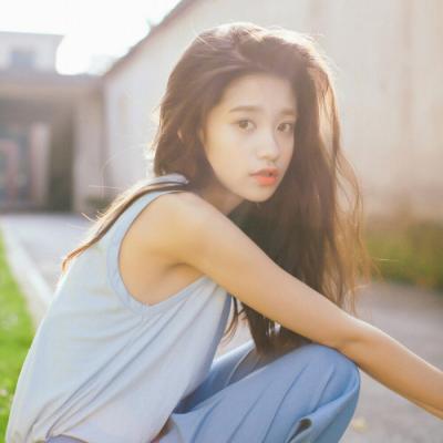 女神范十足的长发小清新头像(共20张)