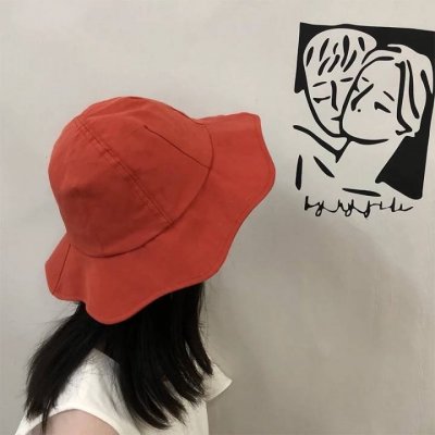 高清好看的时尚气质女生戴帽子头像图片(20张)