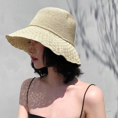 高清好看的时尚气质女生戴帽子头像图片(20张)