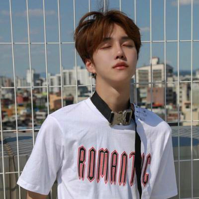 好看简单有意境的头像男(18张)