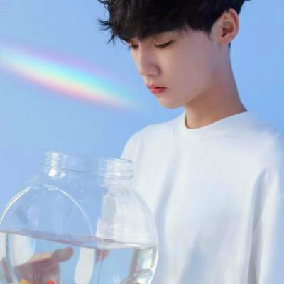 好看简单有意境的头像男(18张)