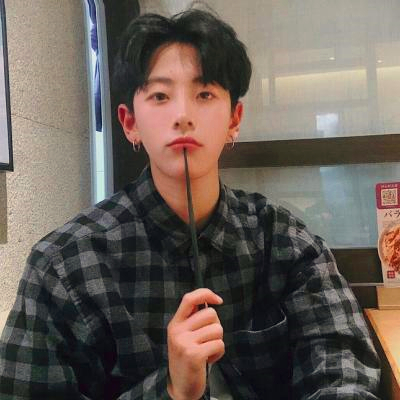 好看简单有意境的头像男(18张)