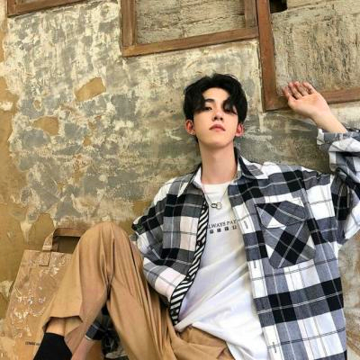 好看简单有意境的头像男(18张)