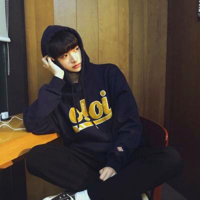 好看简单有意境的头像男(18张)