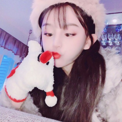 2023抖音最火小姐姐头像(18张)