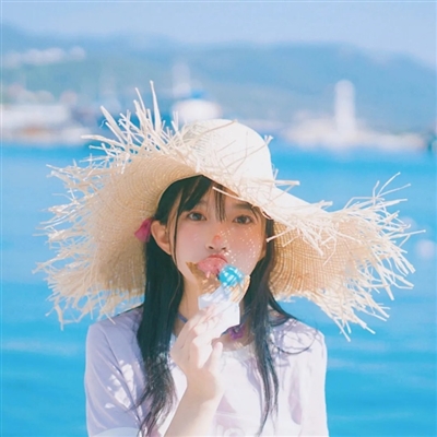 唯美意境风格女生qq头像(16张)