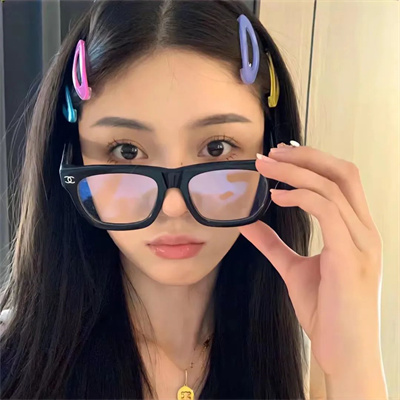 俏皮可爱的头像女生真人(精选20张)