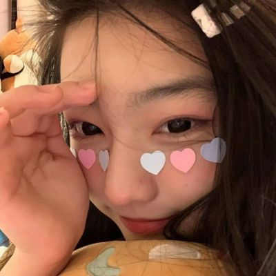 俏皮可爱的头像女生真人(精选20张)