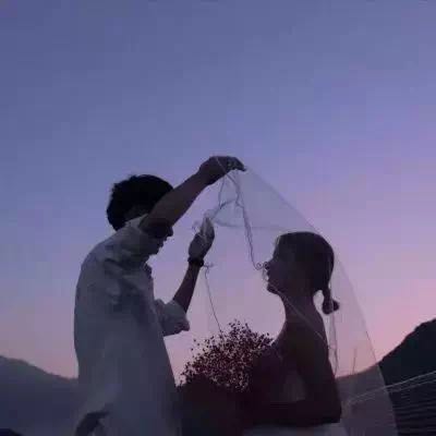 抖音最火的情侣头像一人一半(优选20张)