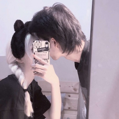 抖音最火的情侣头像一人一半(优选20张)