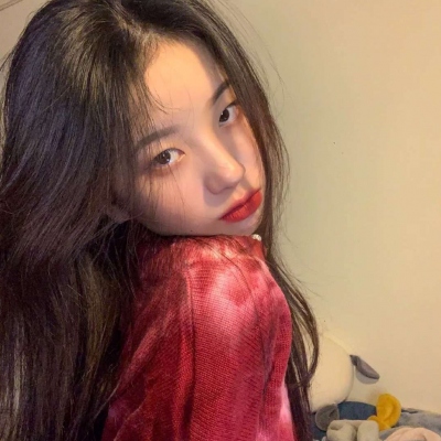 高冷成熟御姐头像真人不看镜头(精选20张)