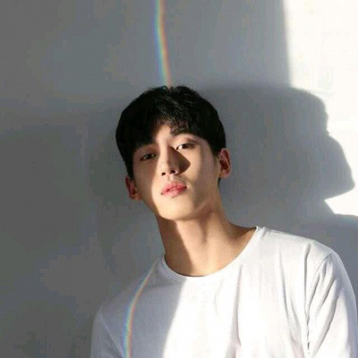 阳光清新男生头像(优选24张)