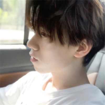 阳光清新男生头像(优选24张)