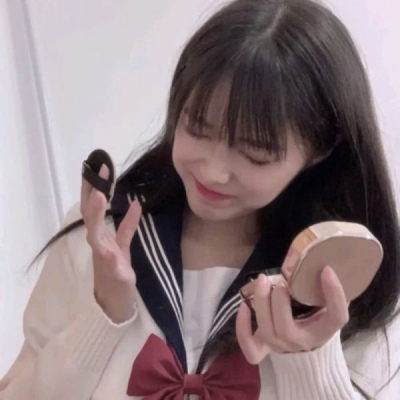 学院风可爱女生头像(精选20张)