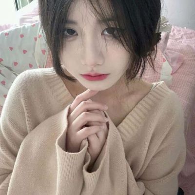 高级感拉满的头像女(共18张)